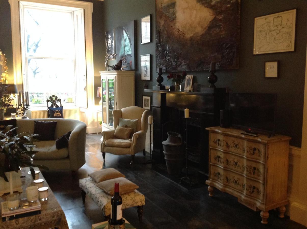 A Room In The City - West — Fotos 3